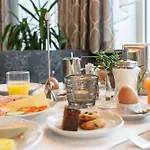 Ξενοδοχείο Garni Helvetia 3*