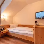 Ξενοδοχείο Garni Helvetia 3*