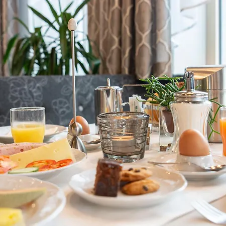 Hotel Garni Helvetia 3*