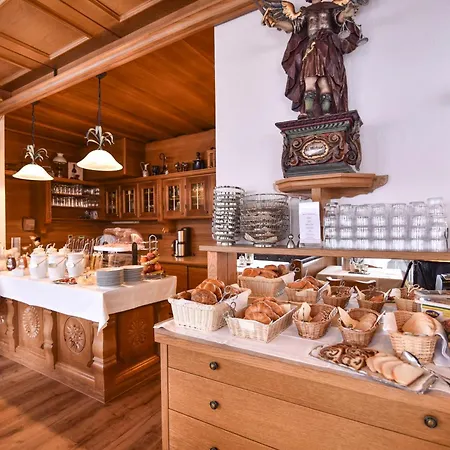 Garni Helvetia Hotel 3*