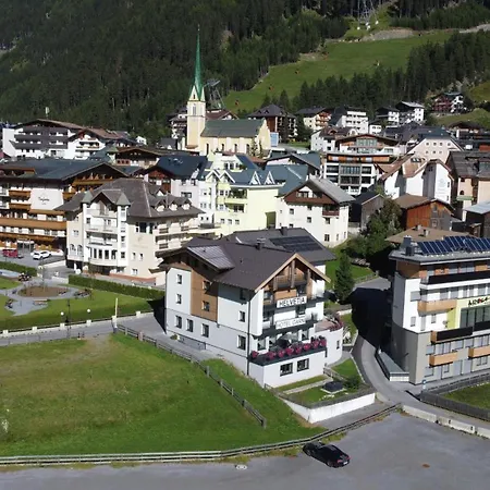 Garni Helvetia Hotel 3*