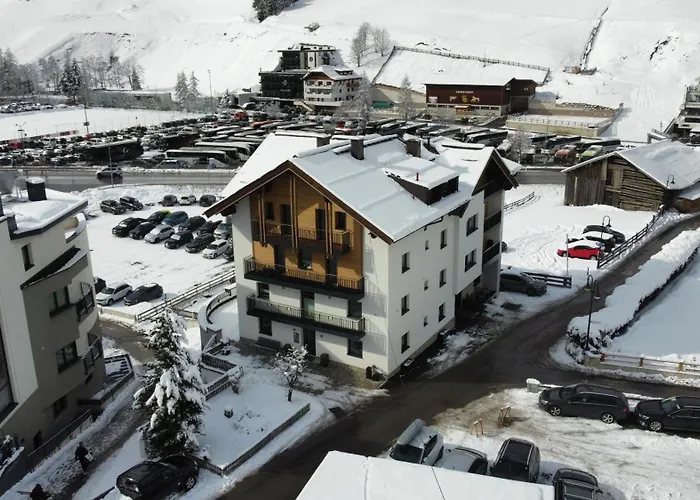 Garni Helvetia Отель Ишгль