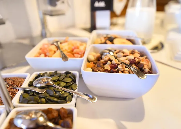 Garni Helvetia Отель