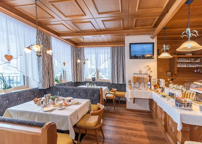 Garni Helvetia Отель 3*